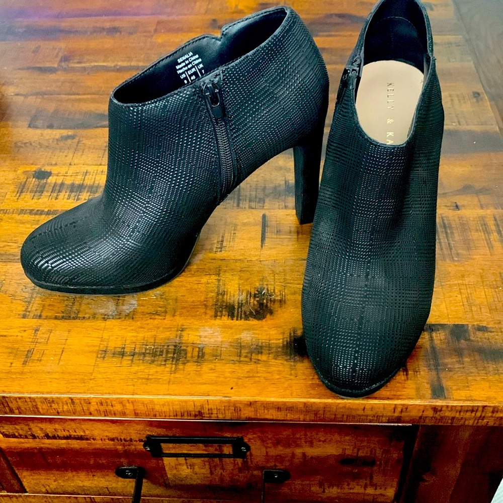 Black booties Katie and Kelly size 9 never worn